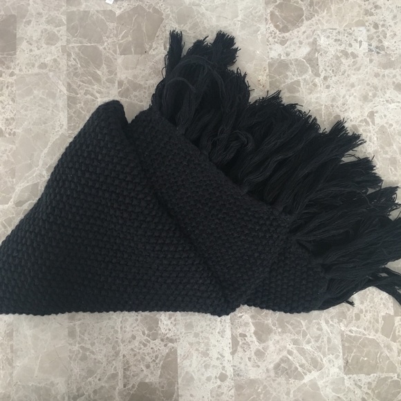 Bebe black knitted shawl with fringe - Picture 5 of 5